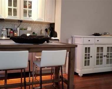 47 Lafayette Place - Photo Thumbnail 12