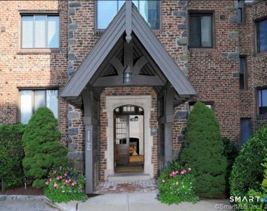 47 Lafayette Place - Photo Thumbnail 2