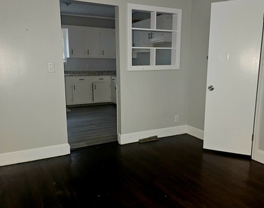 25 Baldwin Street - Photo Thumbnail 12