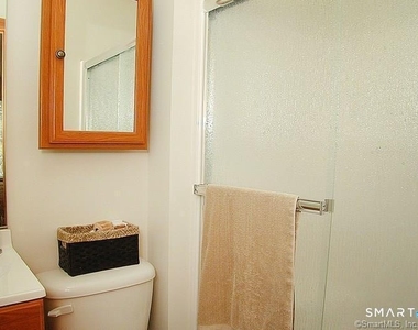 19 Bellevue Avenue - Photo Thumbnail 12
