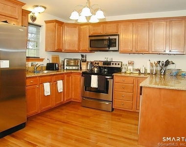 19 Bellevue Avenue - Photo Thumbnail 2