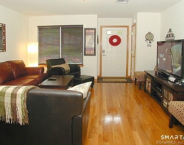 19 Bellevue Avenue - Photo Thumbnail 8