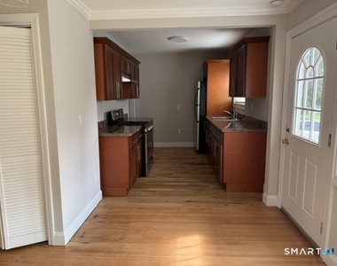 54 Oak Avenue - Photo Thumbnail 5