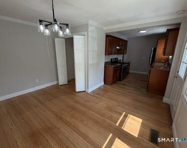 54 Oak Avenue - Photo Thumbnail 2