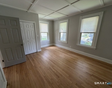 54 Oak Avenue - Photo Thumbnail 10