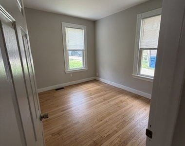 54 Oak Avenue - Photo Thumbnail 13
