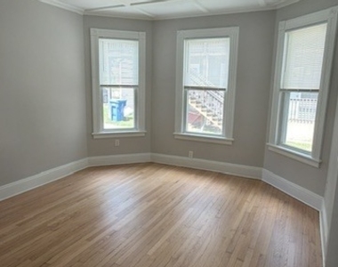 54 Oak Avenue - Photo Thumbnail 15