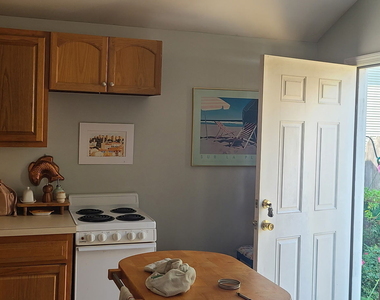 10 East Avenue - Photo Thumbnail 2