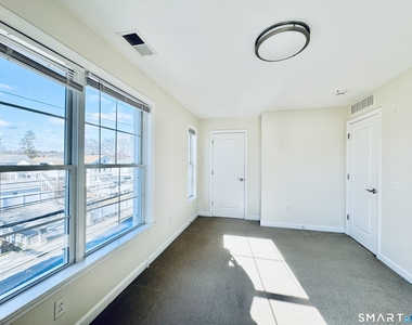16 Merrell Avenue - Photo Thumbnail 10