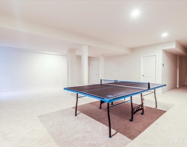 18 Hunting Ridge Lane - Photo Thumbnail 31
