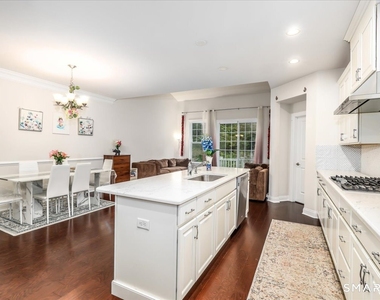 18 Hunting Ridge Lane - Photo Thumbnail 13