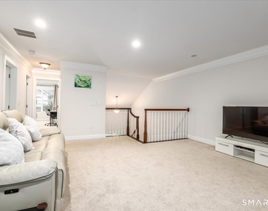 18 Hunting Ridge Lane - Photo Thumbnail 24