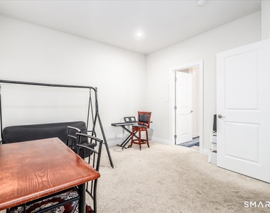 18 Hunting Ridge Lane - Photo Thumbnail 20