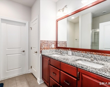 18 Hunting Ridge Lane - Photo Thumbnail 21