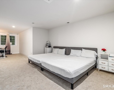 18 Hunting Ridge Lane - Photo Thumbnail 25