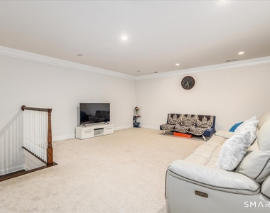 18 Hunting Ridge Lane - Photo Thumbnail 23