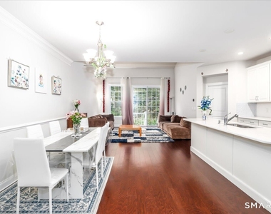 18 Hunting Ridge Lane - Photo Thumbnail 6