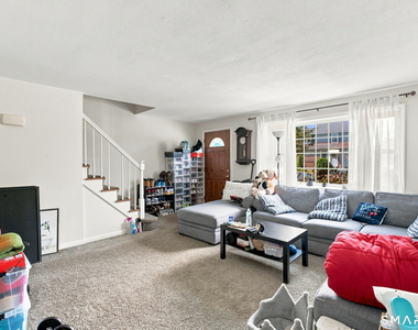12 Towne House Lane - Photo Thumbnail 5