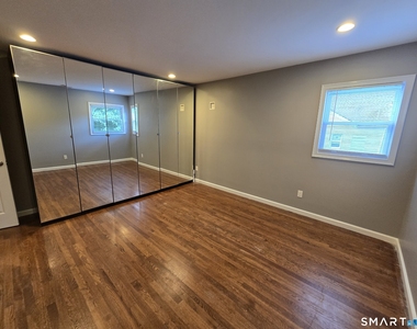 9 Lakeview Avenue - Photo Thumbnail 10