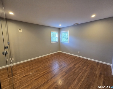 9 Lakeview Avenue - Photo Thumbnail 9