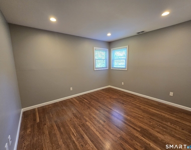 9 Lakeview Avenue - Photo Thumbnail 13