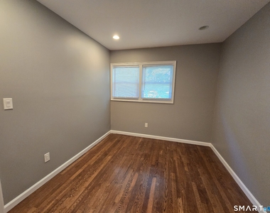 9 Lakeview Avenue - Photo Thumbnail 14