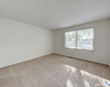 54 Oak Street - Photo Thumbnail 21