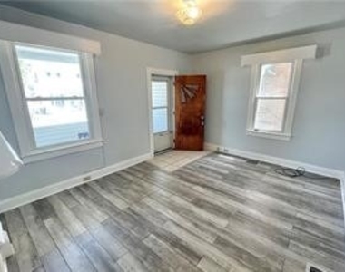 214 Mcclain Ave - Photo Thumbnail 3