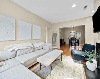 5611 Elmer Street - Photo Thumbnail 9