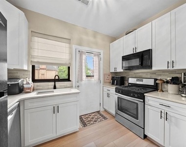 5611 Elmer Street - Photo Thumbnail 14
