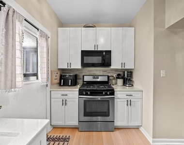 5611 Elmer Street - Photo Thumbnail 15