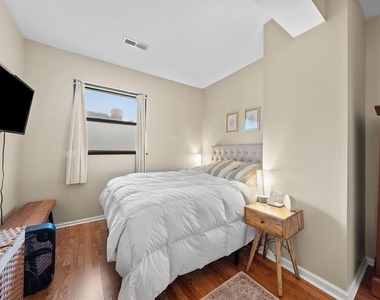 5611 Elmer Street - Photo Thumbnail 21