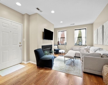 5611 Elmer Street - Photo Thumbnail 7