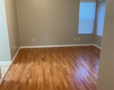 4805 White Aspen Avenue - Photo Thumbnail 17