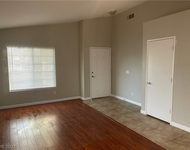 4805 White Aspen Avenue - Photo Thumbnail 2