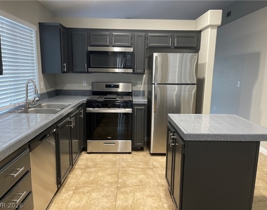 4805 White Aspen Avenue - Photo Thumbnail 7