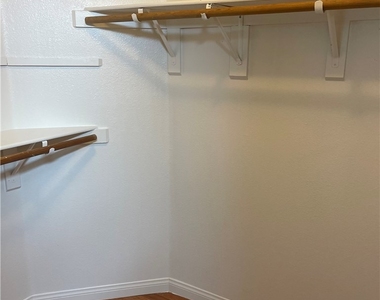4805 White Aspen Avenue - Photo Thumbnail 15