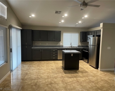 4805 White Aspen Avenue - Photo Thumbnail 8