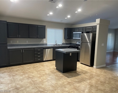 4805 White Aspen Avenue - Photo Thumbnail 4