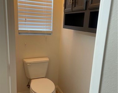 4805 White Aspen Avenue - Photo Thumbnail 12