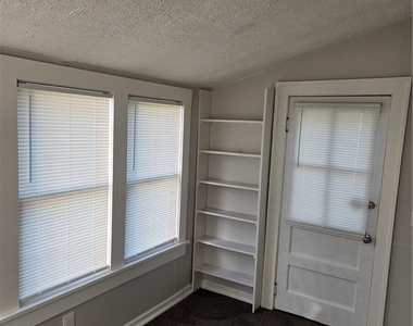 227 W Ivy Street - Photo Thumbnail 12
