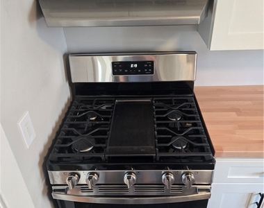 227 W Ivy Street - Photo Thumbnail 7