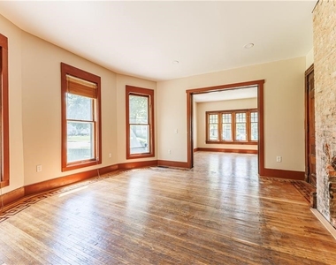 268 Lyndhurst Street - Photo Thumbnail 2