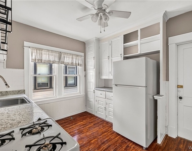 41 Crestwood Avenue - Photo Thumbnail 14