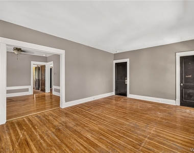 41 Crestwood Avenue - Photo Thumbnail 10