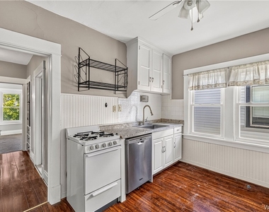 41 Crestwood Avenue - Photo Thumbnail 16
