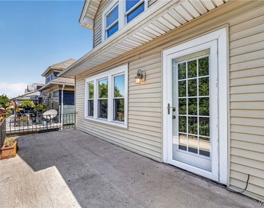 41 Crestwood Avenue - Photo Thumbnail 13