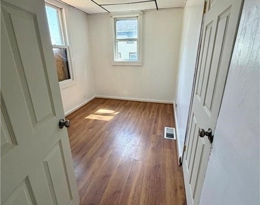 235 High Street - Photo Thumbnail 4