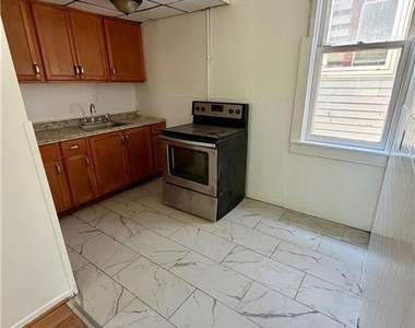 235 High Street - Photo Thumbnail 3