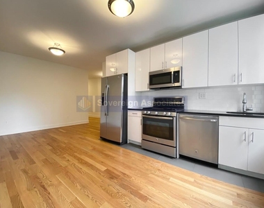 660 Fort Washington Avenue - Photo Thumbnail 1